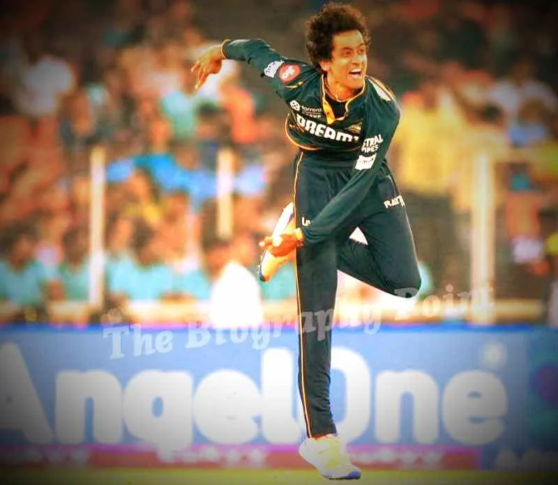साई किशोर का जीवन परिचय - Sai Kishore Biography: Wiki, Age, Height and Weight, Caste, Wife, IPL Cricket Career, Net Worth 6 Sai Kishore Playing Style and Bowling Career